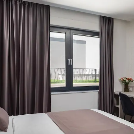 Hadrie Luxury And Rova B Villa