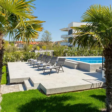 Hadrie Luxury And Rova B Villa Vantacici