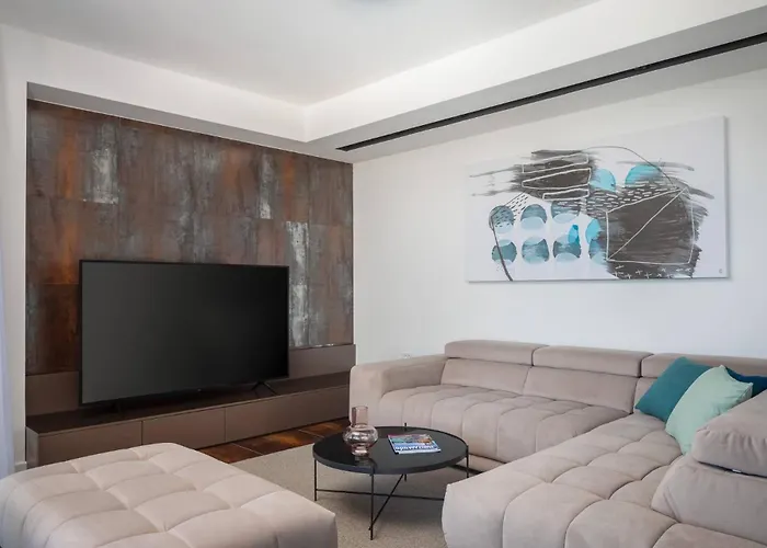Villa Hadrie Luxury And Rova B *