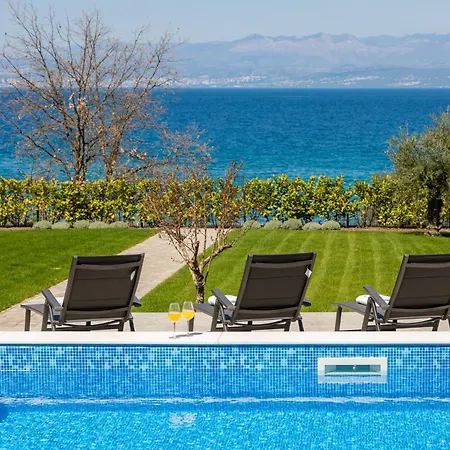 Hadrie Luxury And Rova B