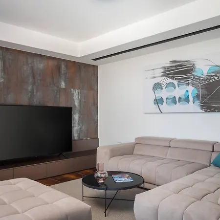Villa Hadrie Luxury And Rova B *