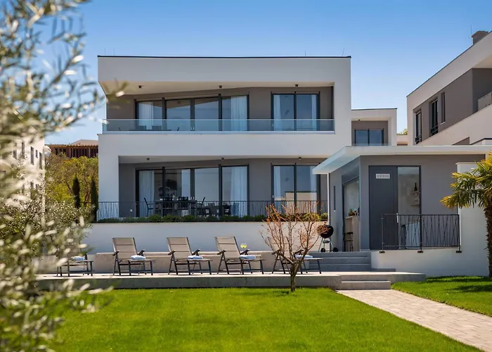 Vila Hadrie Luxury And Rova B Vantacici