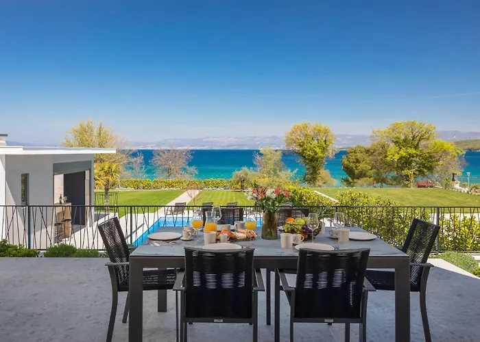 Vila Hadrie Luxury And Rova B