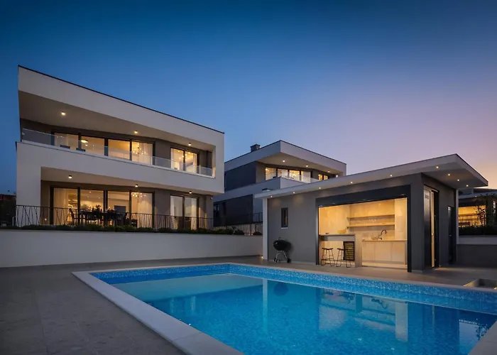 Vila Hadrie Luxury And Rova B *